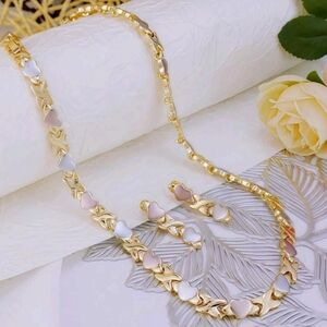 Elegant Gold and Pink Heart Necklace Set
